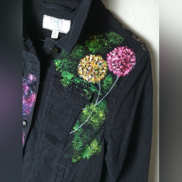 Jacket - Picture 8 of 10